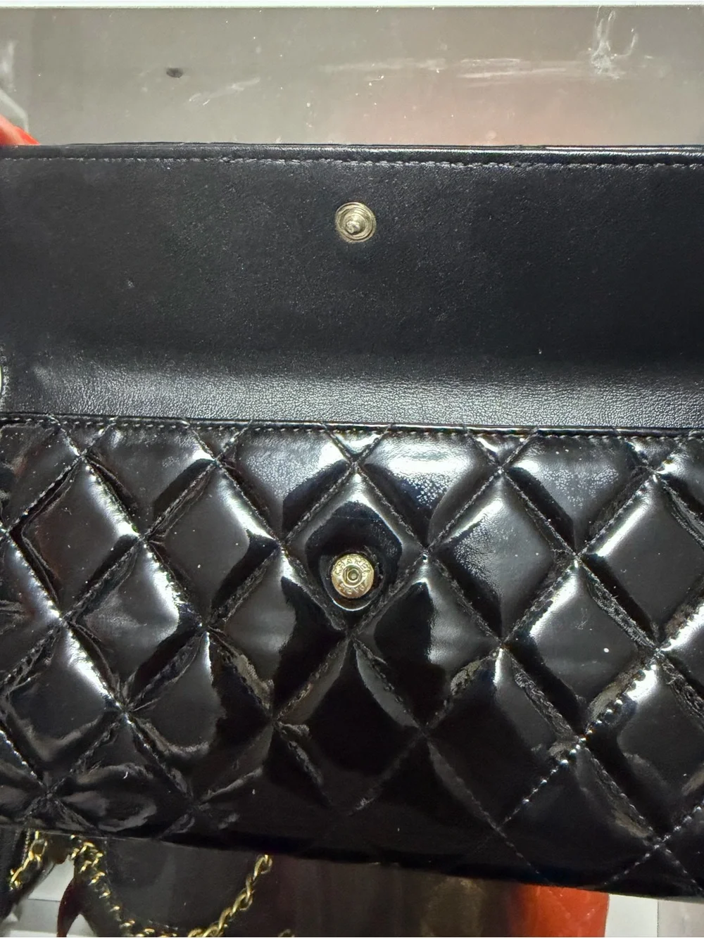 CHANEL sleek quilted